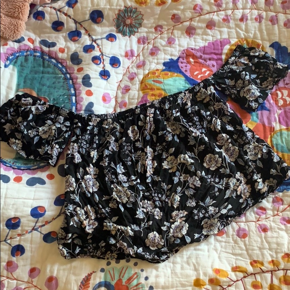 American Eagle Floral Off-the-Shoulder Top (M)